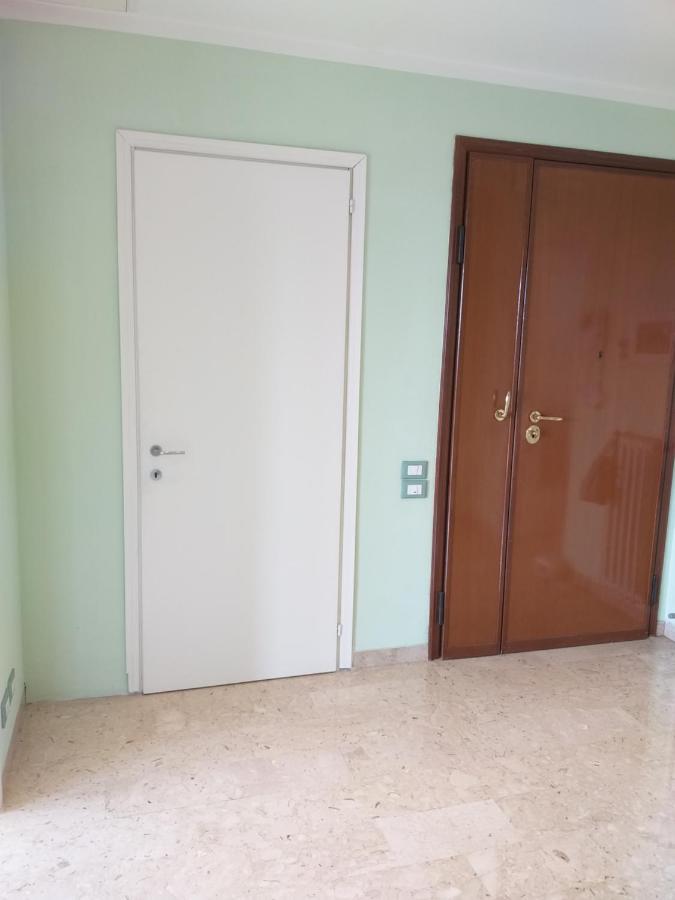 Lux Apartment Падуа Екстериор снимка